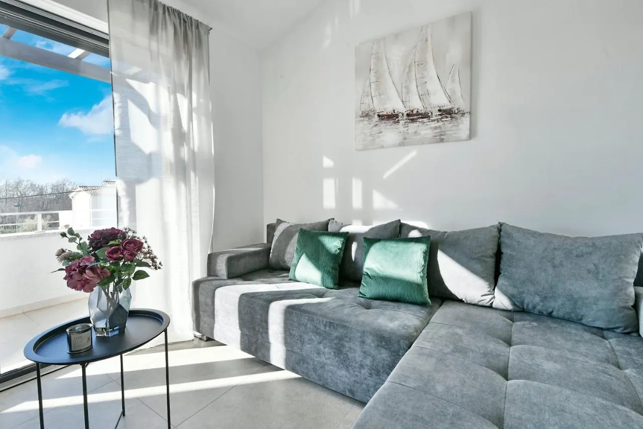 R2 Apartment By Residence Rudan Vižinada